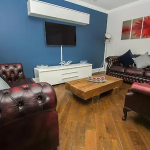 Portside - Parking - By Holiday Lets Apartment Brighton
